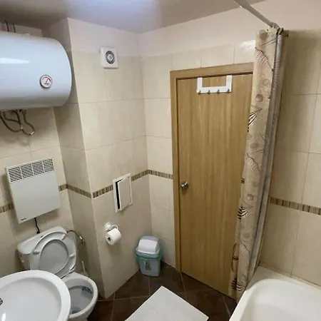 דירה Cosy With Pool Near Beach